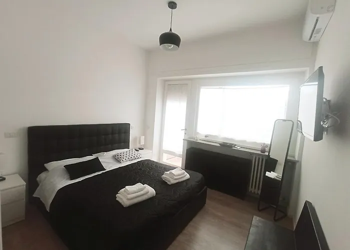 Rooftop Appia Antica , Silent And Reserved Two Bedrooms Two Bathrooms * Roma